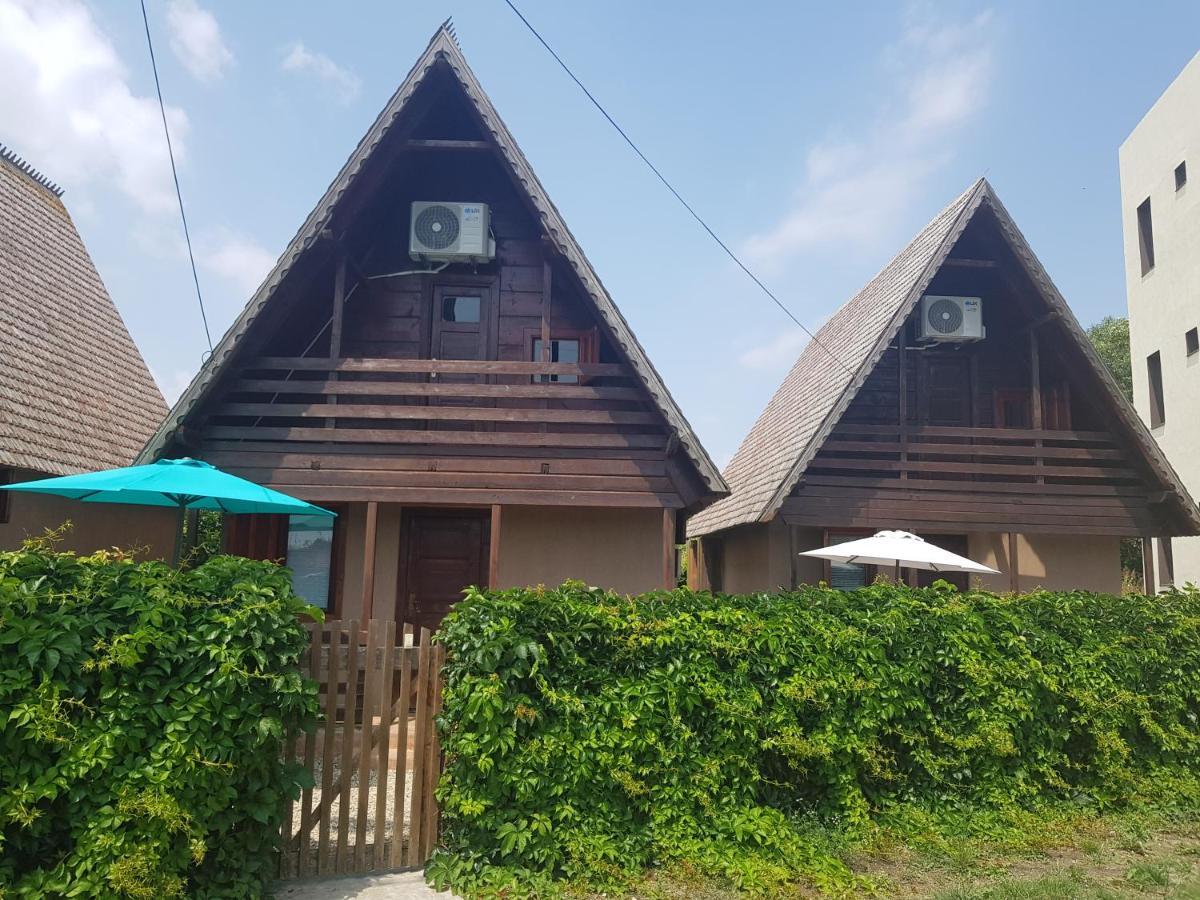 Casutele Intim Villa คอสติเนช ภายนอก รูปภาพ